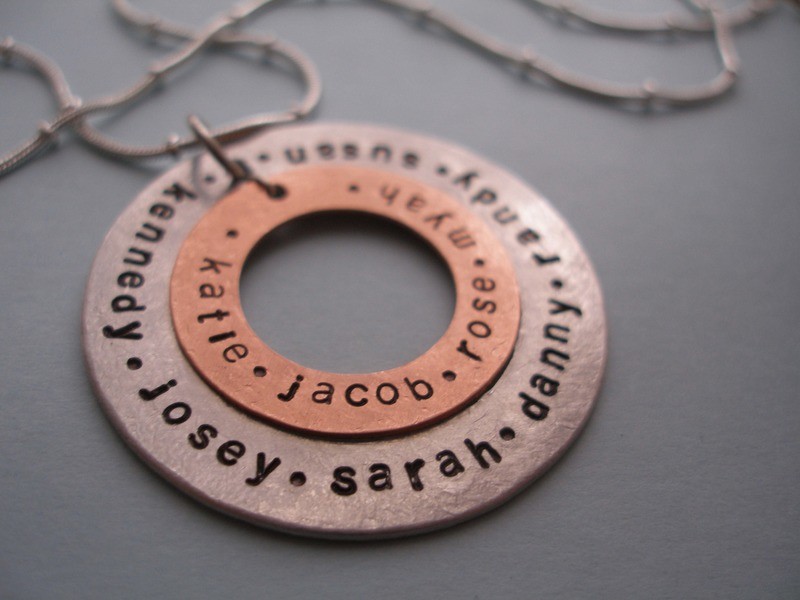 1 1/2&quot; multi name pendant