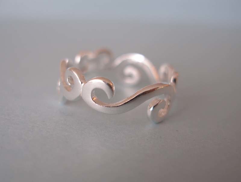 Fancy scroll ring - size 7 only