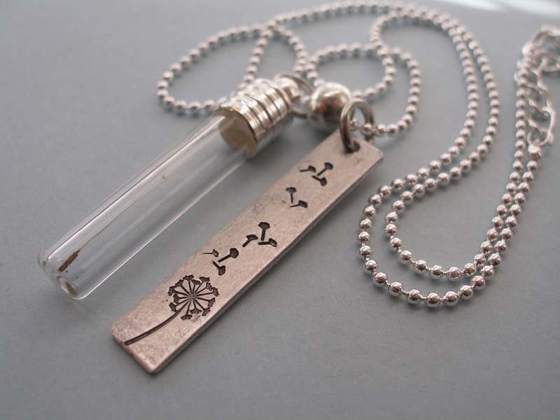 dandelion fluff w/ keepsake vial