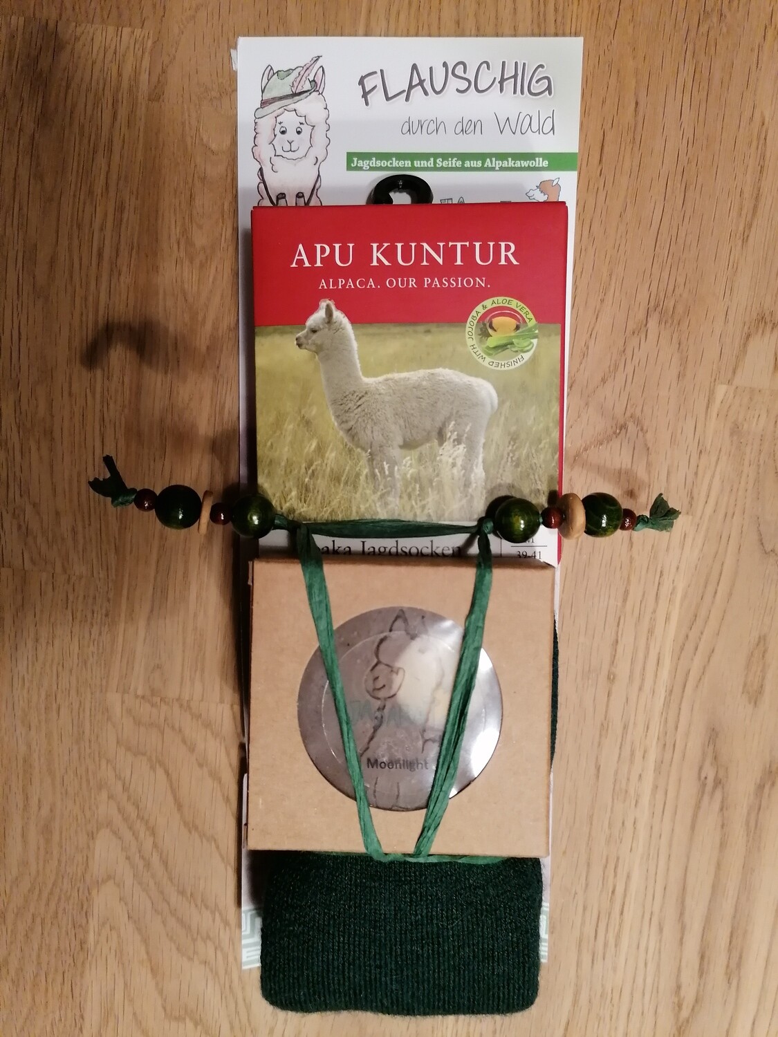 "Flauschig durch den Wald" - Jagdsocken und Seife aus Alpakawolle