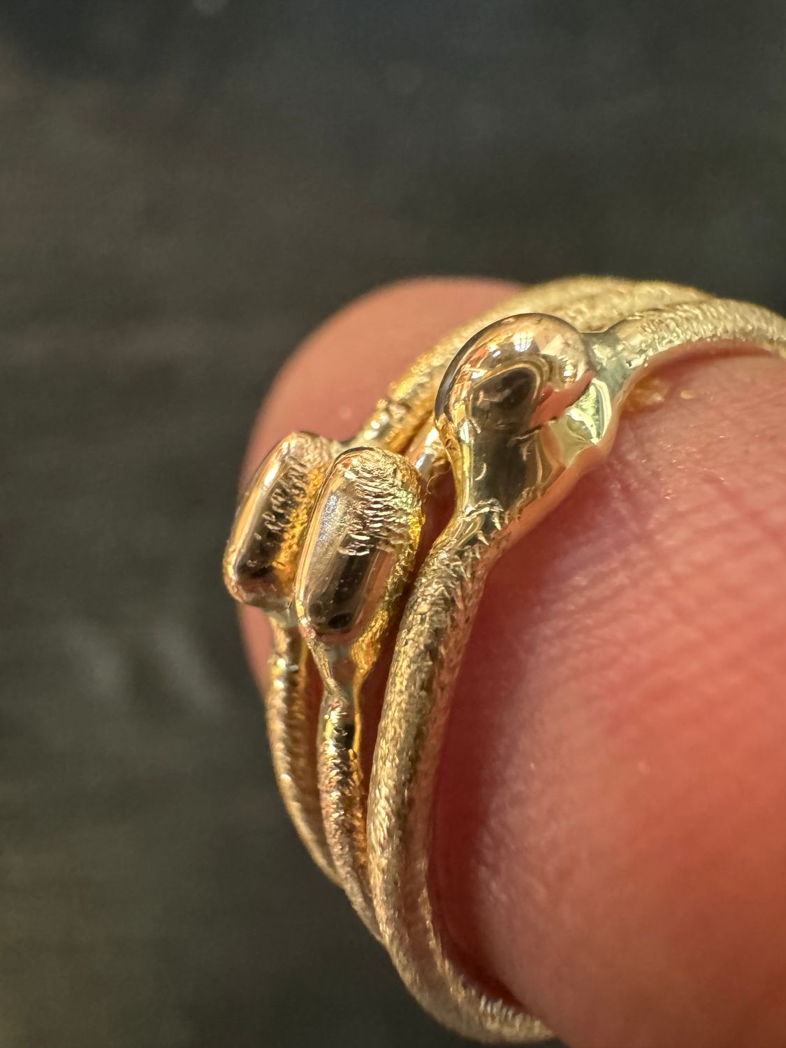 9k yellow gold with 9k white gold nugget