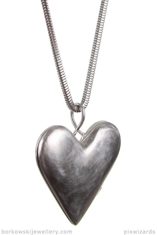 Deco heart locker