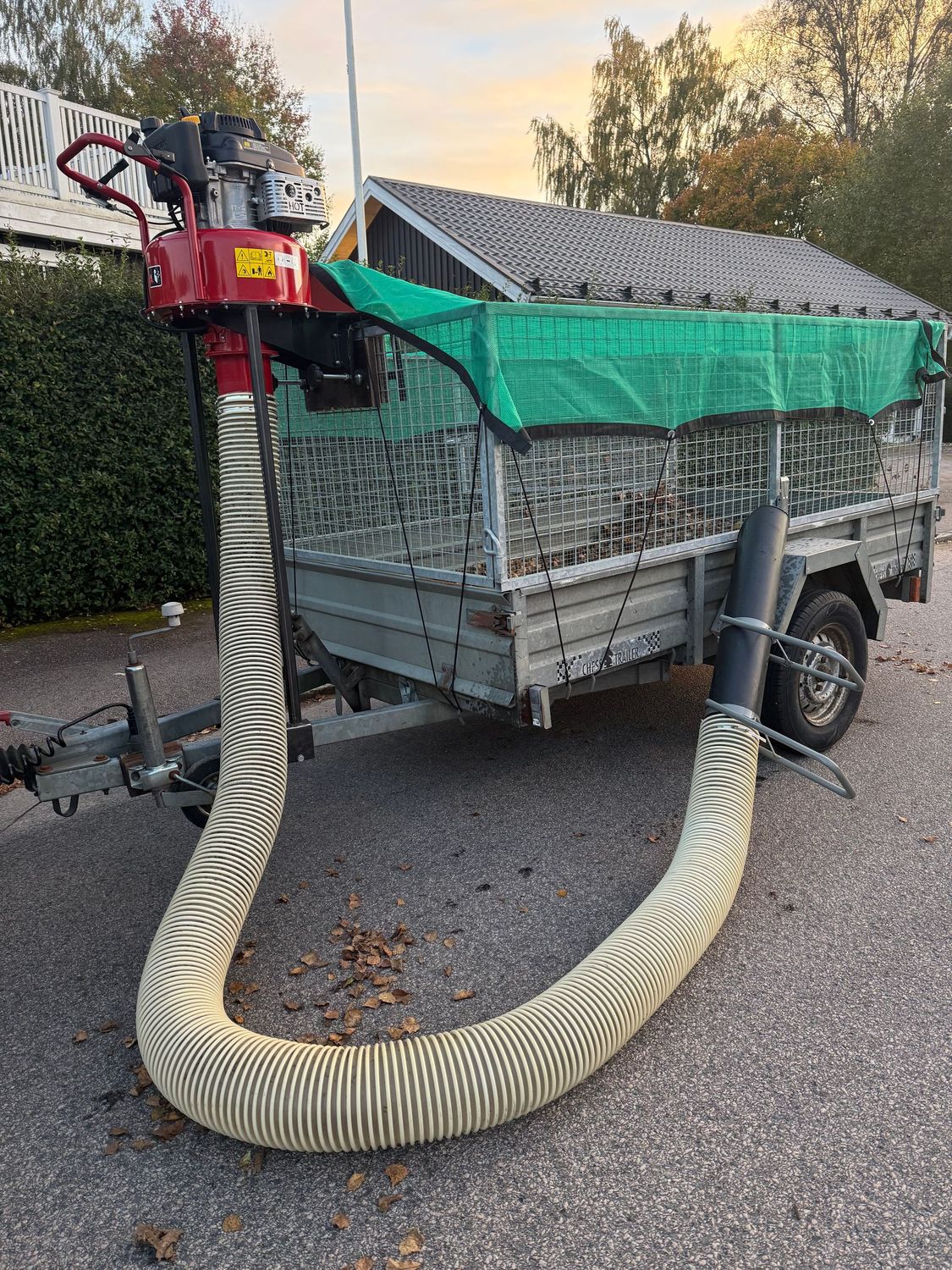 Lövsug med släp