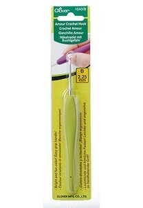 Clover AMOUR Crochet Hook - Easy Grip - 5.5 mm (I)