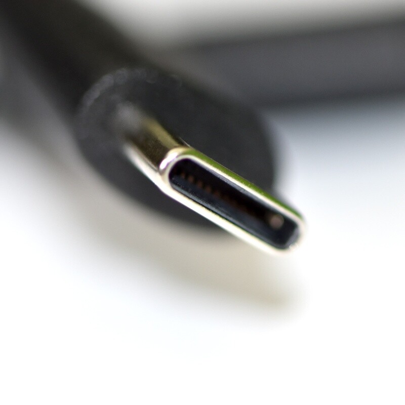USB-C to USB-C cable, 1m