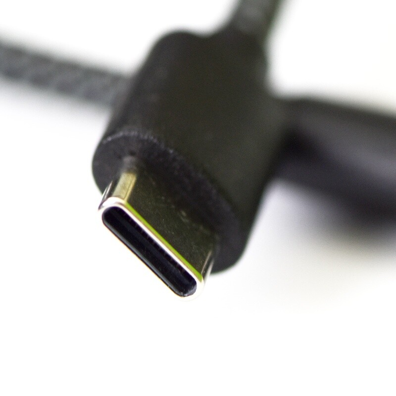 USB-C to USB-C cable, 25 cm