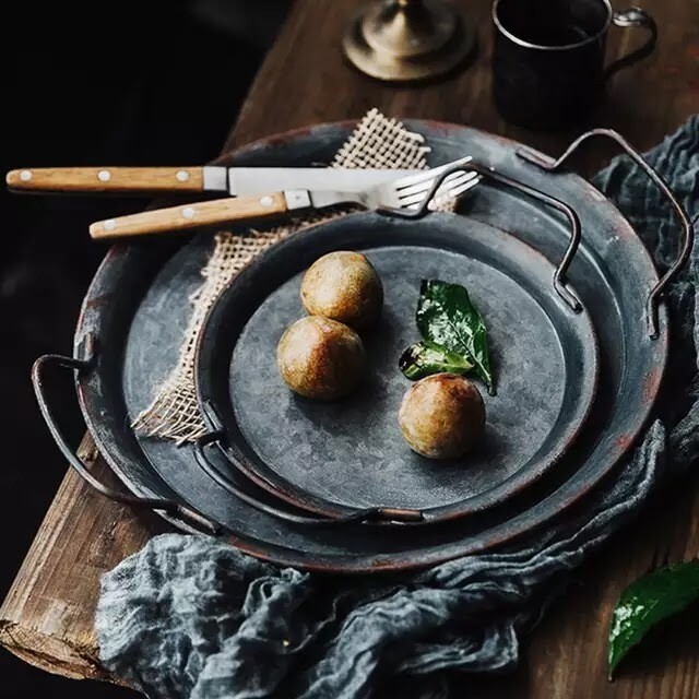 Retro - Metal plate with handles