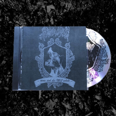 .​.​.​wenn sich der Wolf erhebt .​.​.
by Adalwolf