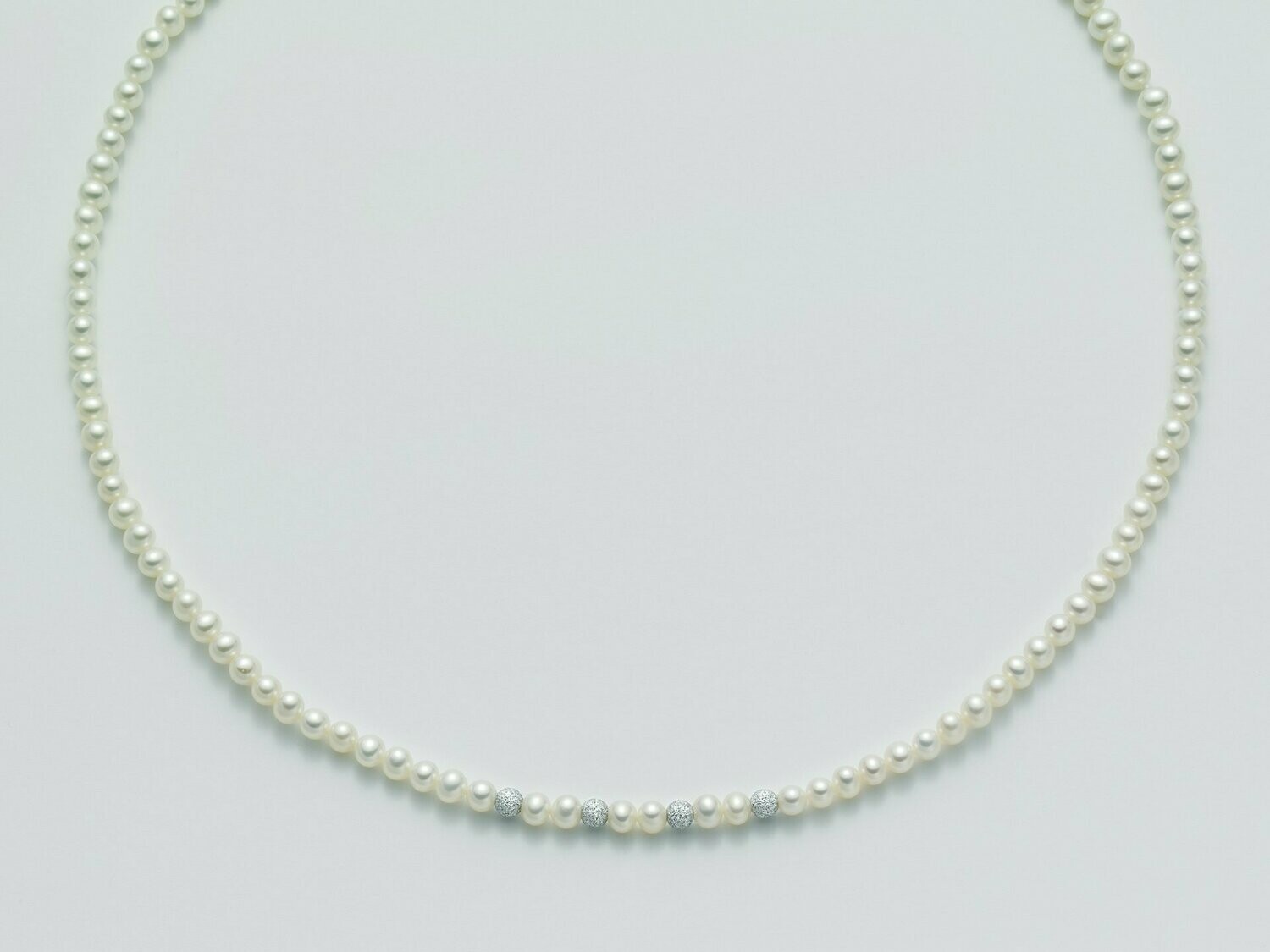 MILUNA - Collana Oro Bianco 18 Kt e Perle 4-4,5