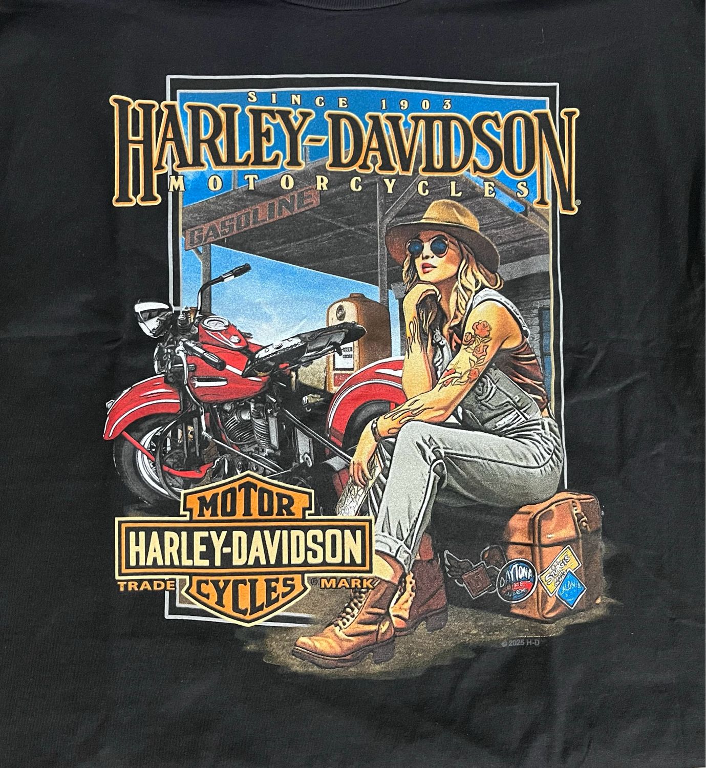 Men's Custom Tee - Hangin Out Tee