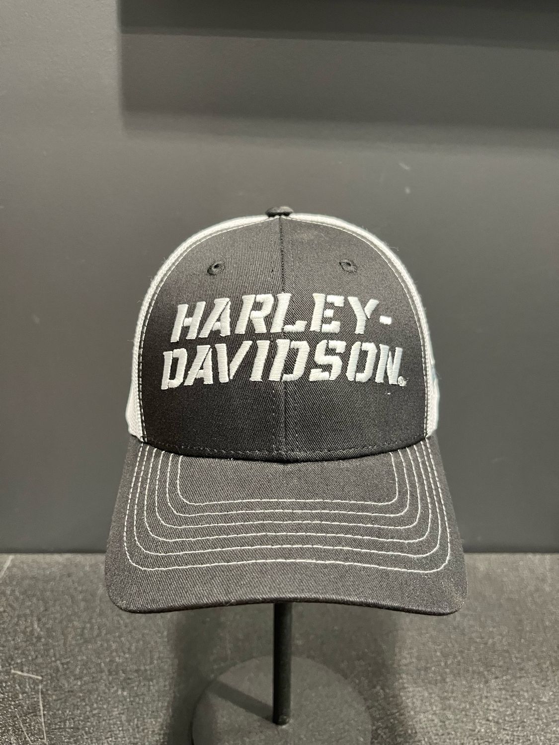 Apparel - Men's Dark Grit Snapback Cap