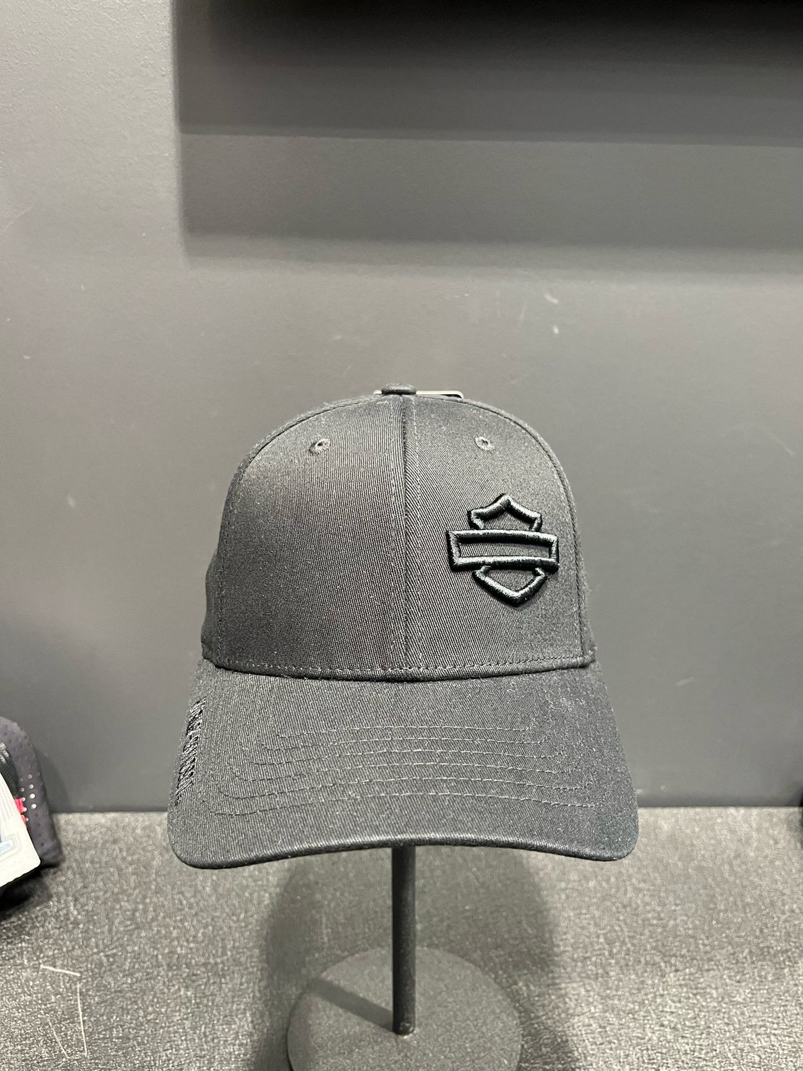 Apparel - Men's Mo Black Stretch fit Cap