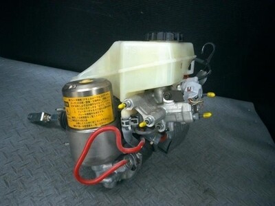 Toyota Progress JCG10 Brake Master Cylinder (Used)