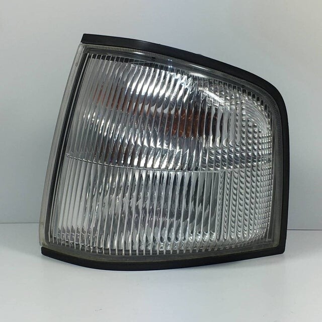 Nissan Vanette Front Indicator Light 1999-2011 (used)