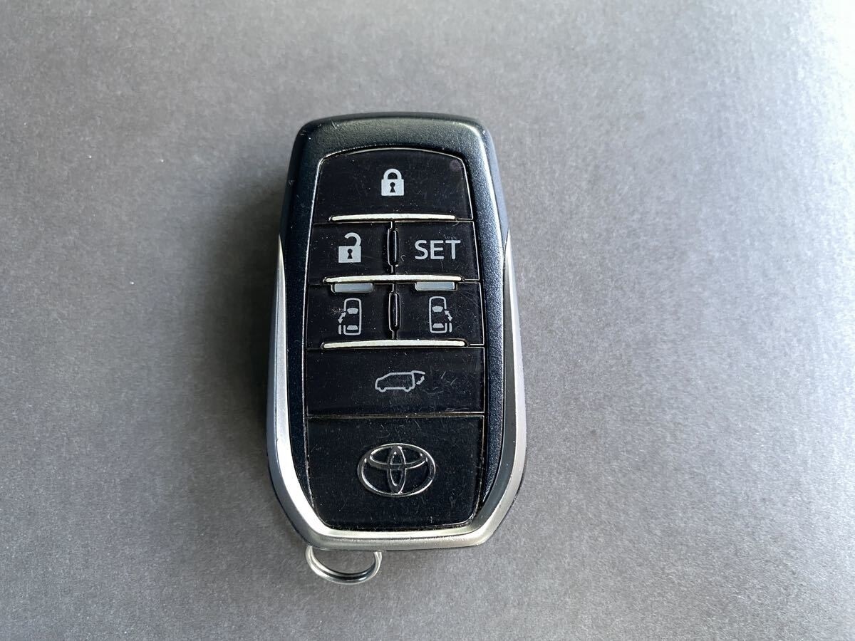 Toyota Vellfire Used Genuine Smart Key