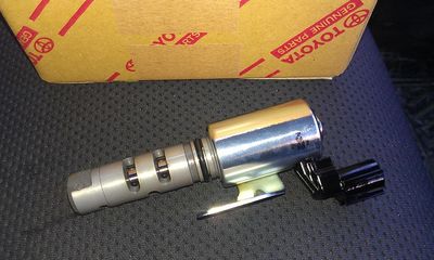 Genuine Toyota Altezza GXE10 - Camshaft Oil Timing Control Valve