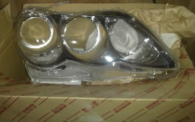 Toyota Mark X GRX120 / GRX121 - Genuine Headlamp / Headlight Lens 04-06