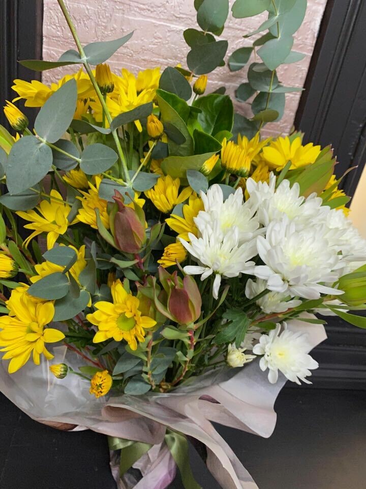 Bright Australiana Blooms