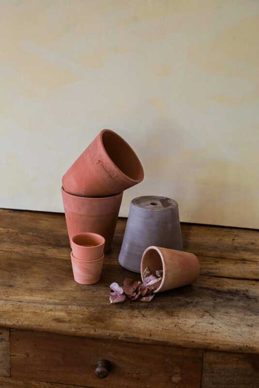 VICTORIA  - Lots de 5 pots en terre cuite (Uniquement disponible à la location)