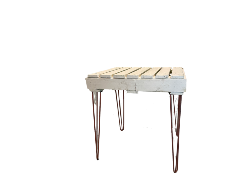 PALETA - Table en bois de palette  rose blush et terracotta