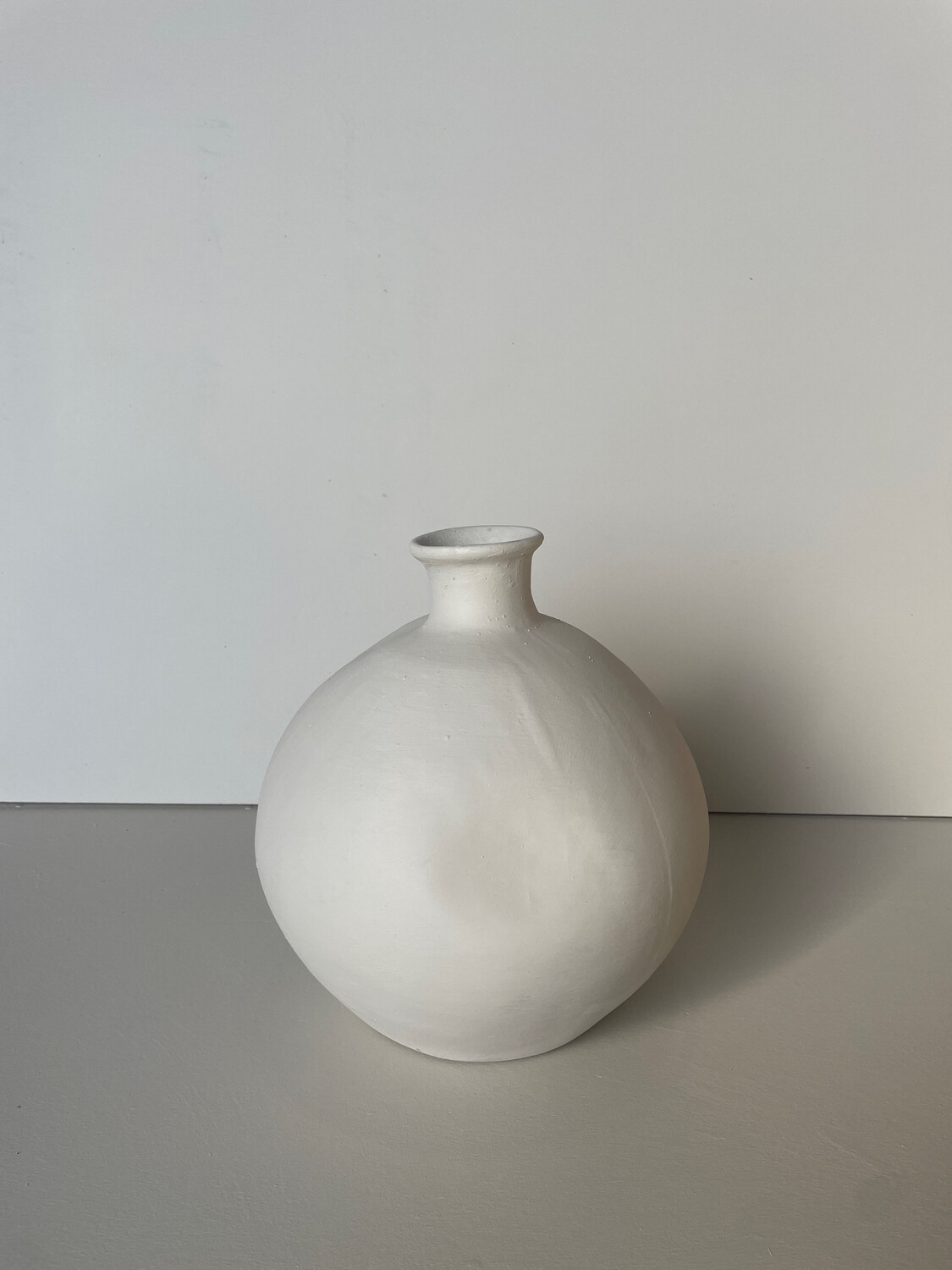 VOLOS - Vase en céramique - (Uniquement à la location)