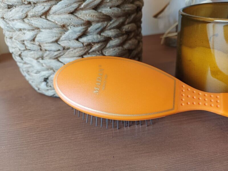 Cepillo Madan Naranja