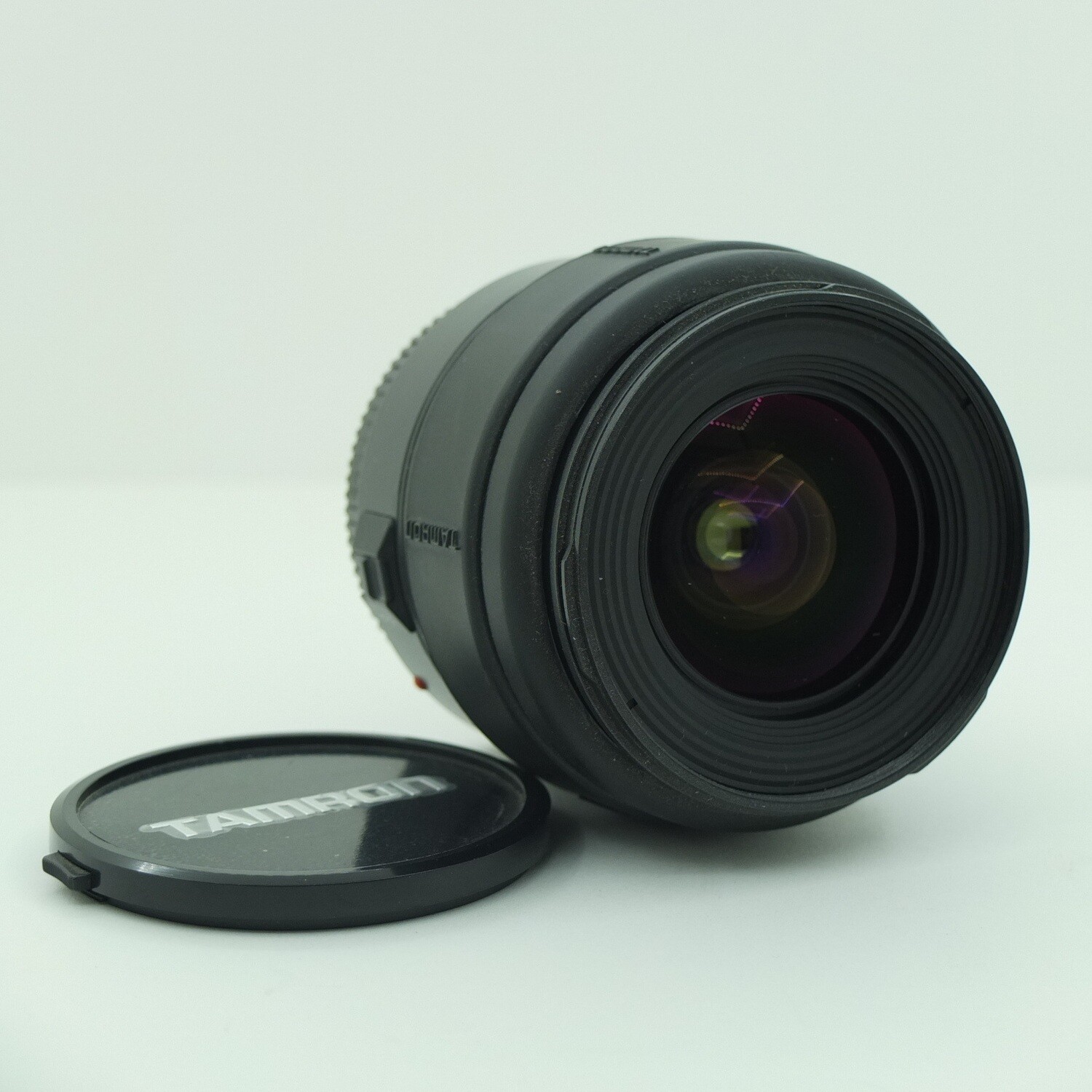TAMRON AF 24-70mm F / 3.3-5.6 Aspherical -Canon EOS Mount