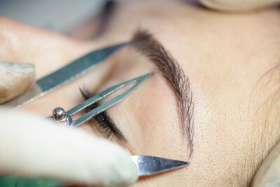 Semi-Permanent Make Up
