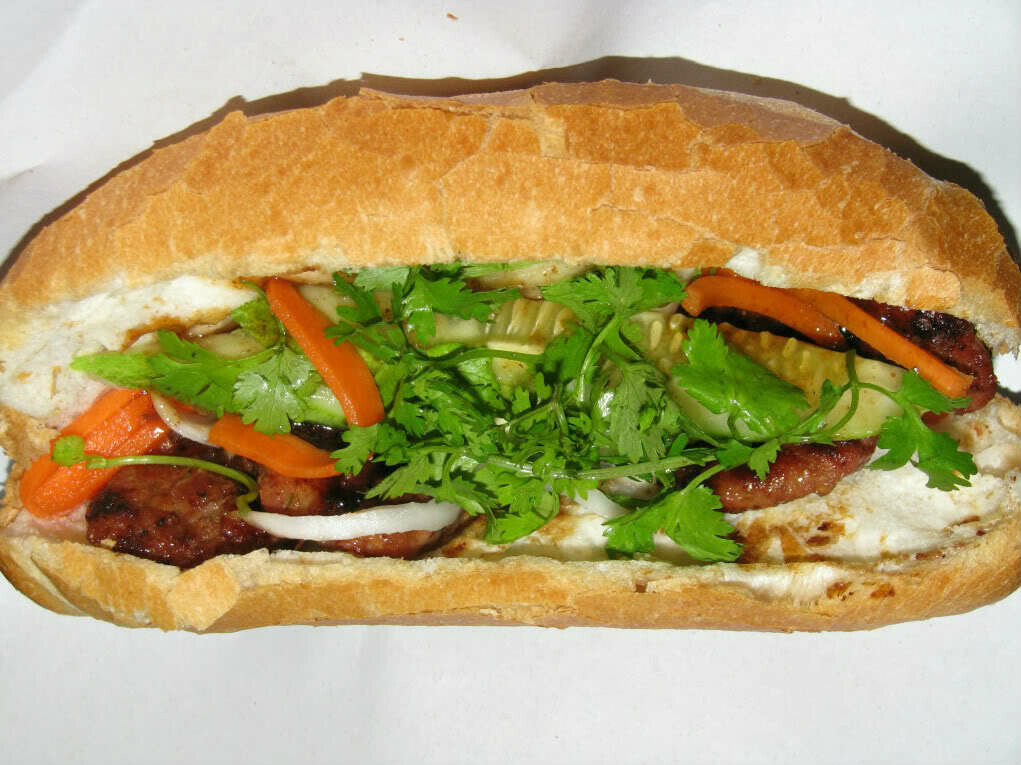 Bánh mì thịt nướng