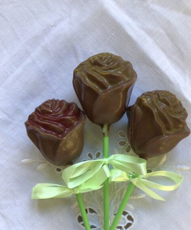 Pack of 3 beautiful hand painted 3D roses in milk chocolate