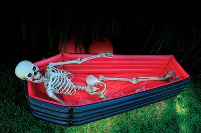 5&#39; Inflatable Coffin Decor