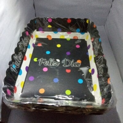 Platos Puntos Colores Feliz Dia - Negros 6&quot; x 10 Unidades Bandeja Cuadrada