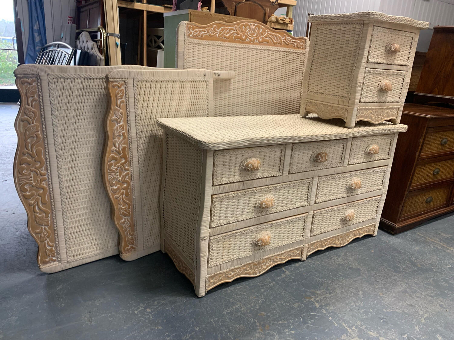 4 Piece Wicker Bedroom Set