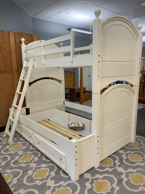 Twin-Over-Full Bunk Bed Set