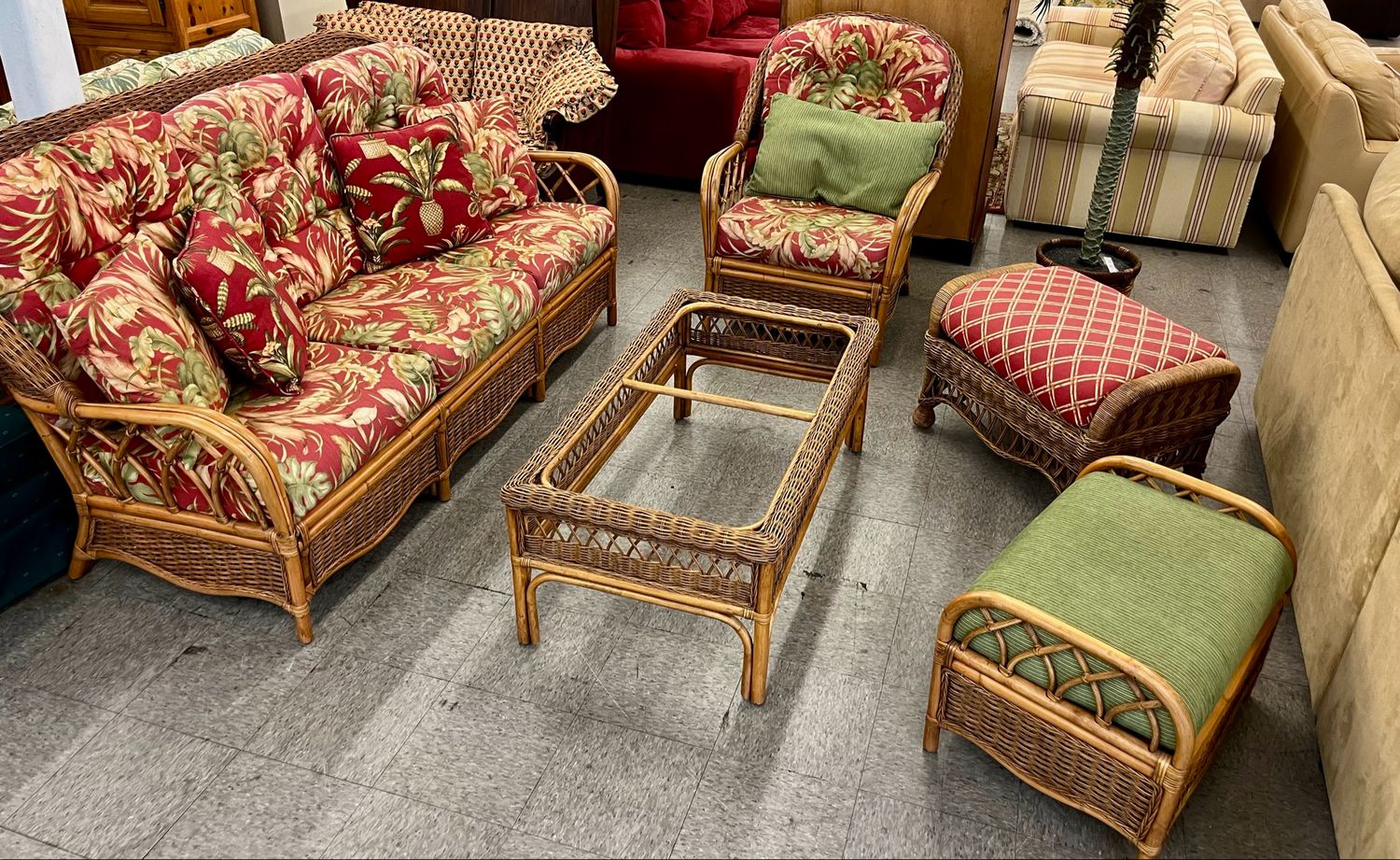 5 PC  Rattan &amp; Wicker Living Room Set