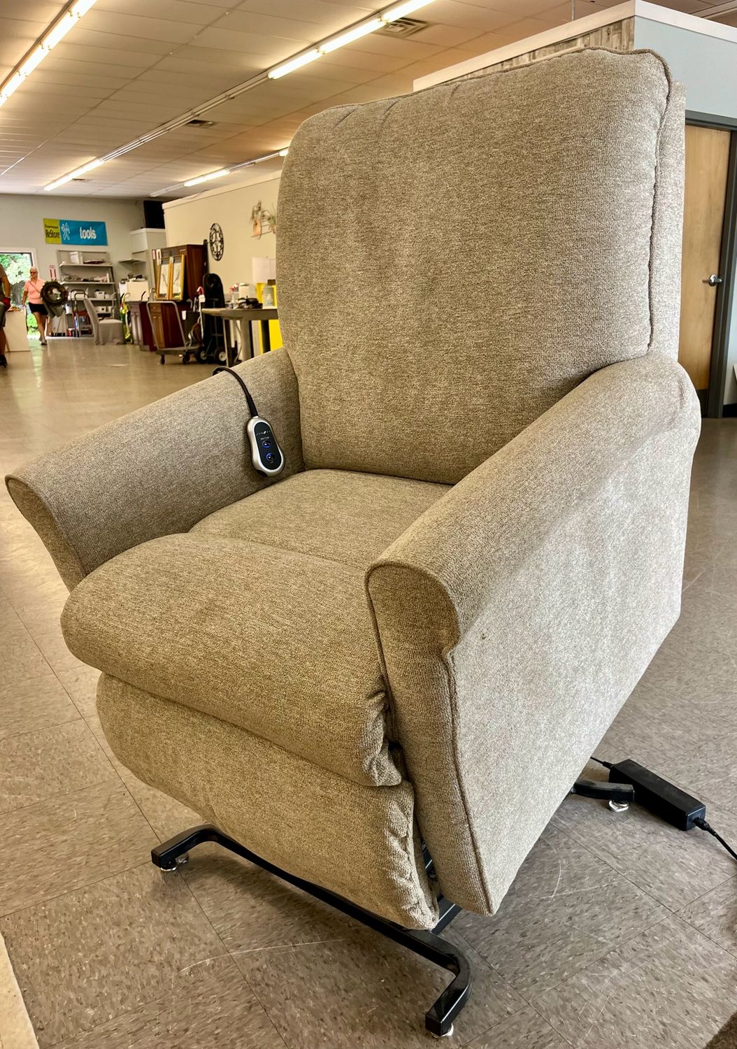 La-Z-Boy Lifting, Wall Saver, Recliner Chair