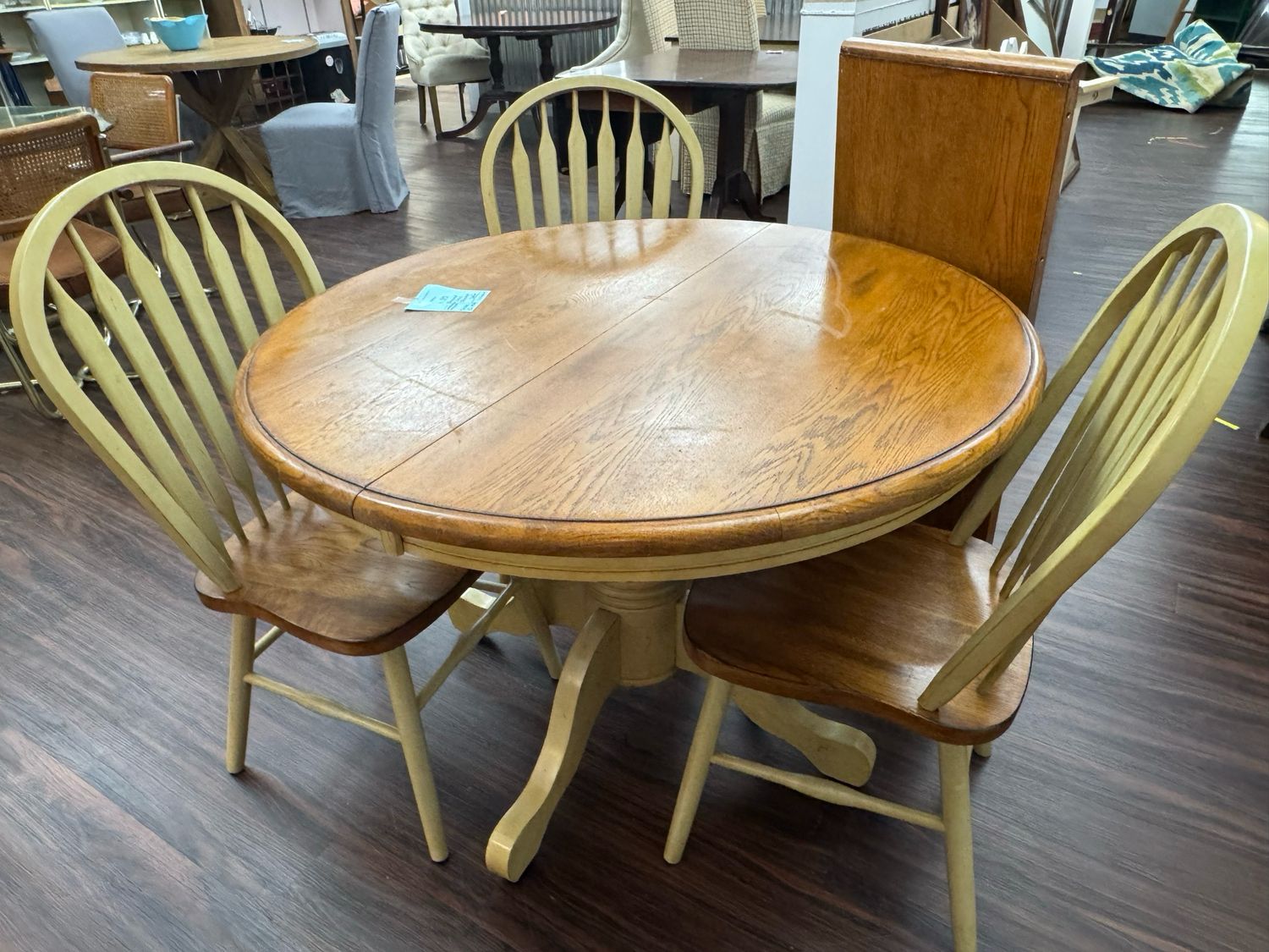 Round Cottage Chic Small Dining Set