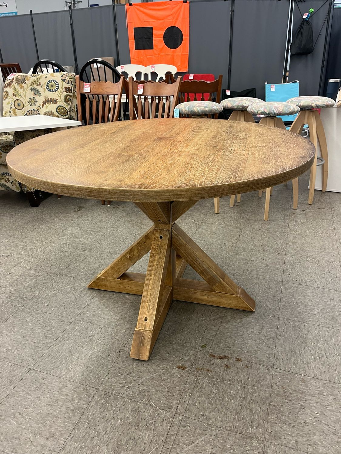Chic Round Trestle Table