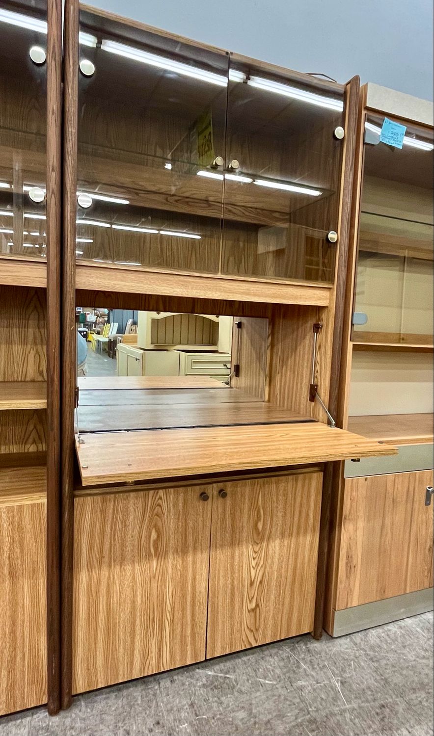 Lighted Mirrored Display Media Cabinet/Desk/Bar