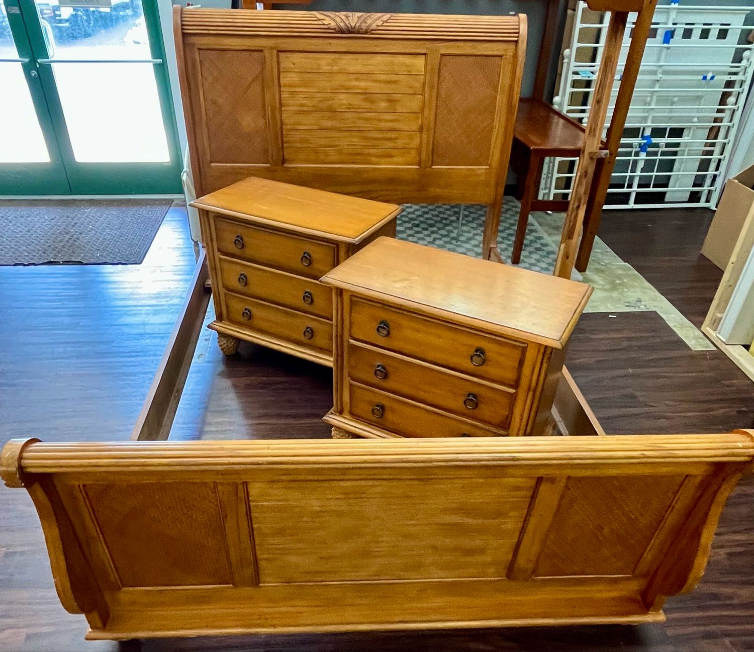 Tommy Bahama Queen Bed w-Two Night Stands