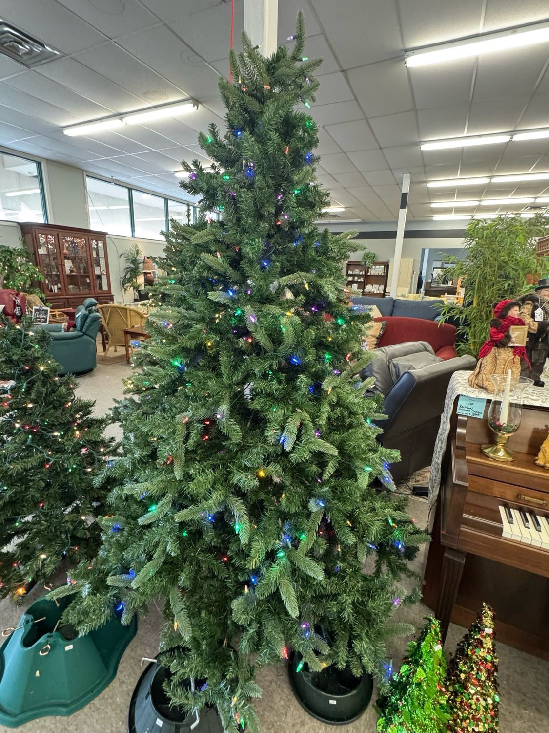 9 FT Multicolored Lights Tree