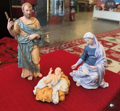 The Holy Family Renaissance Nativity Set