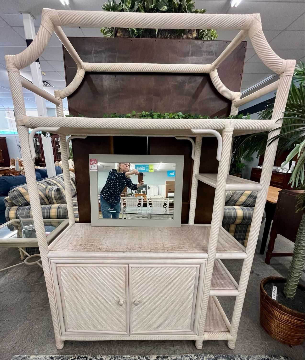 Vintage Pagoda Style Rattan Etagere Vintage Pagoda Style Rattan Etagere