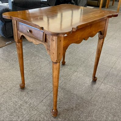 Ethan Allen Maple Porringer Table