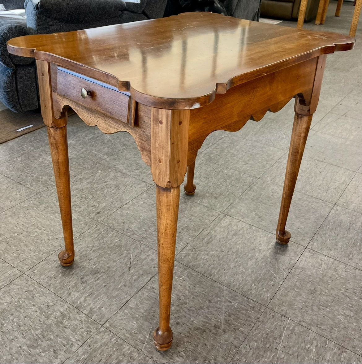 Ethan Allen Maple Porringer Table