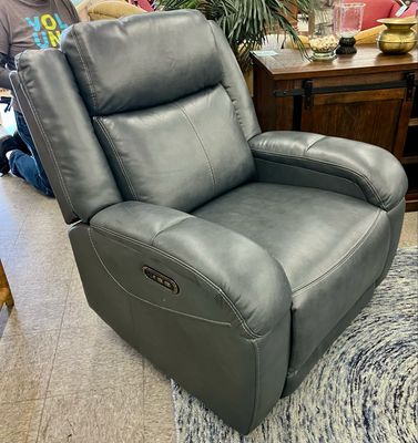 *New* Leather Wall Hugger Recliner *New* Leather Wall Hugger Recliner