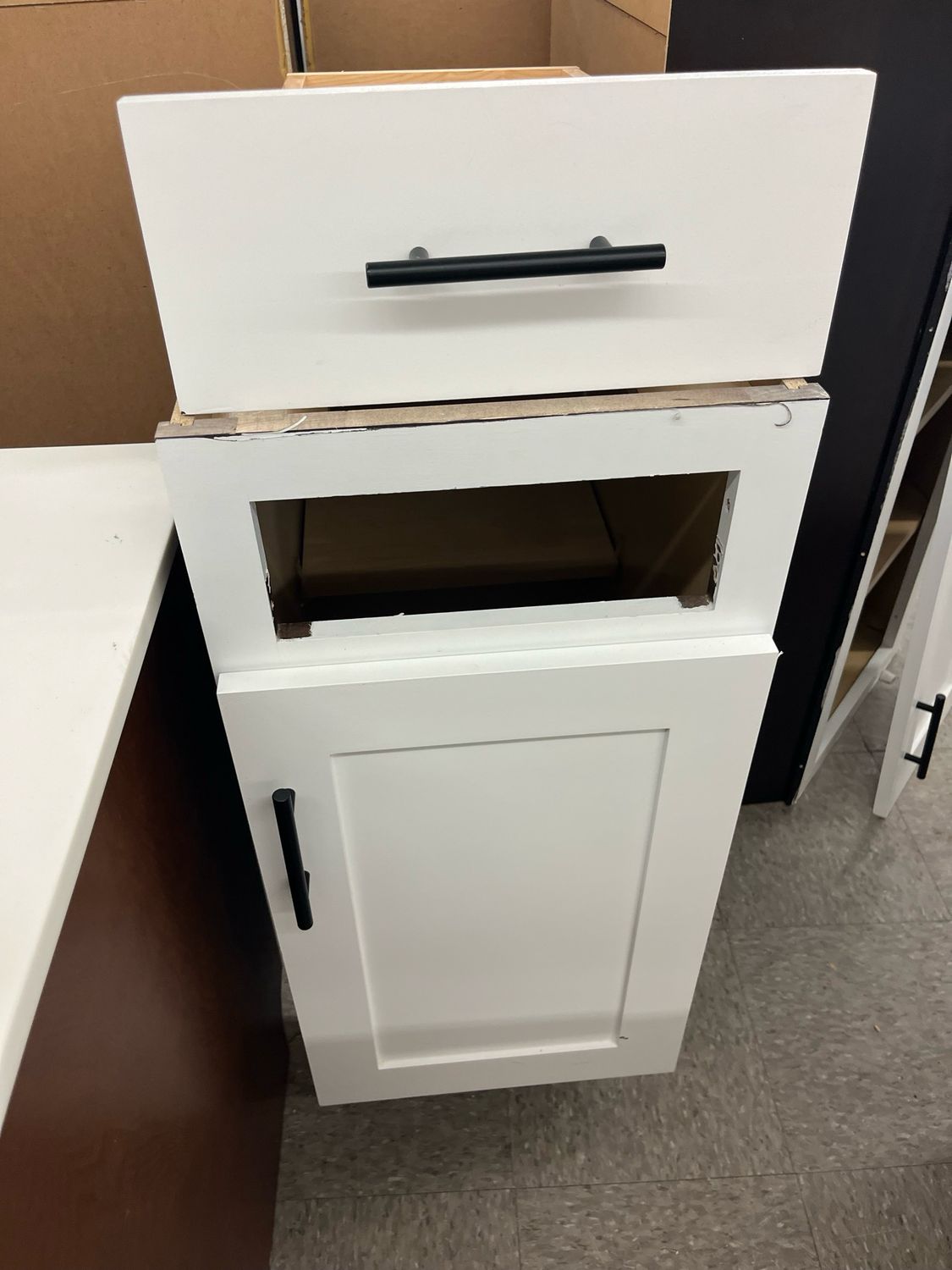 Wellborn Cabinet Lower 1 Door 1 Incomplete Drawer