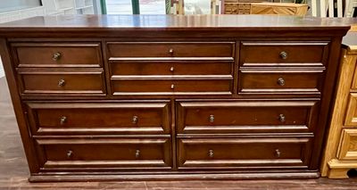 8 Drawer Dresser by Universal Furniture