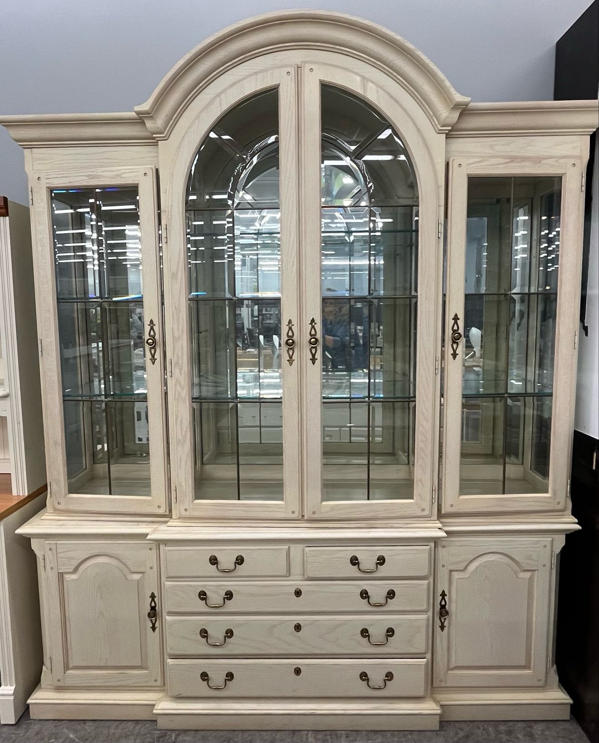 Whitewashed 2PC China Cabinet by Thomasville Whitewashed 2PC China Cabinet by Thomasville