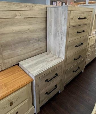 Senbry 3 PC Bedroom Set by Ashley *Nearly New*